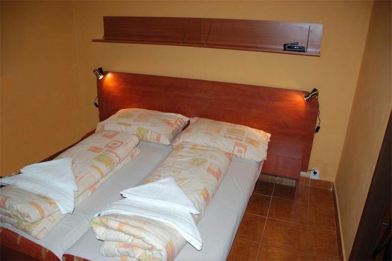 Garni Hotel Sonata Trenčianske Teplice Rum bild