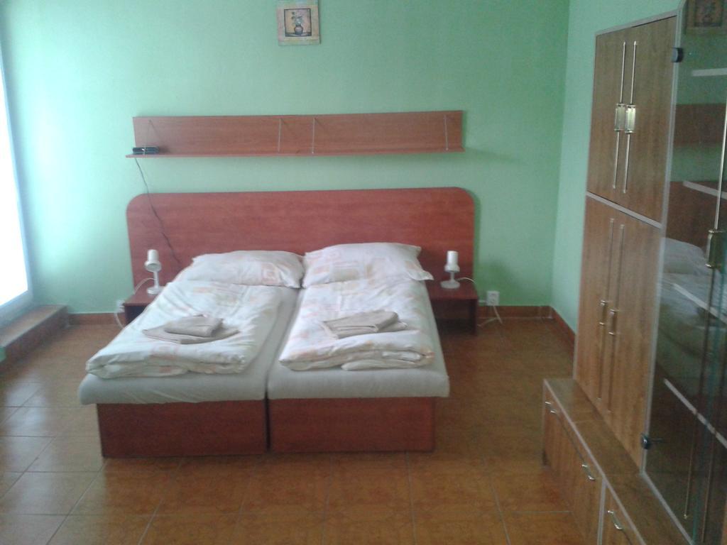 Garni Hotel Sonata Trenčianske Teplice Exteriör bild