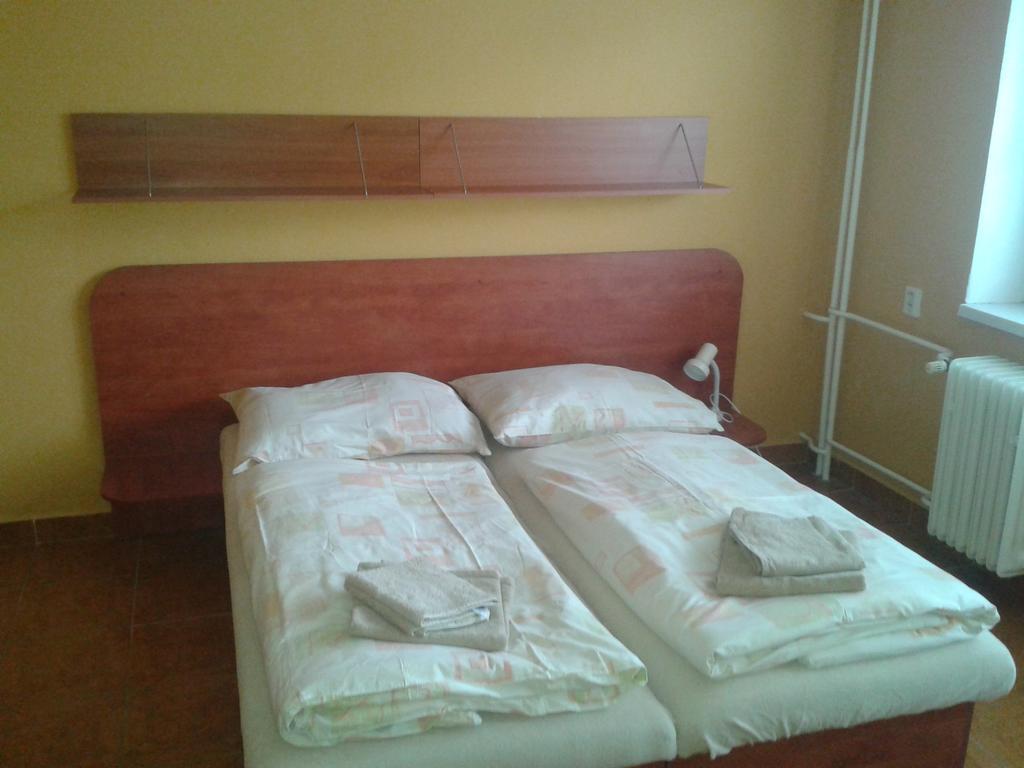 Garni Hotel Sonata Trenčianske Teplice Exteriör bild