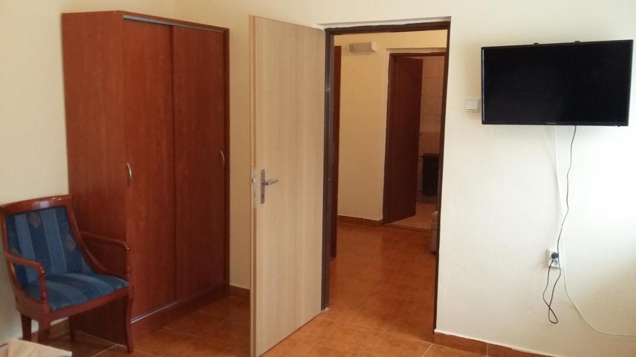 Garni Hotel Sonata Trenčianske Teplice Exteriör bild